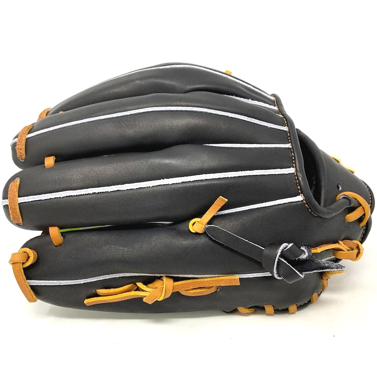 SSK Taiwan Silver Series 11.75 Baseball Glove Black Right Hand Throw 5 SSK Taiwan Silver Series 11.75 Baseball Glove Black Right Hand Throw - Image 5